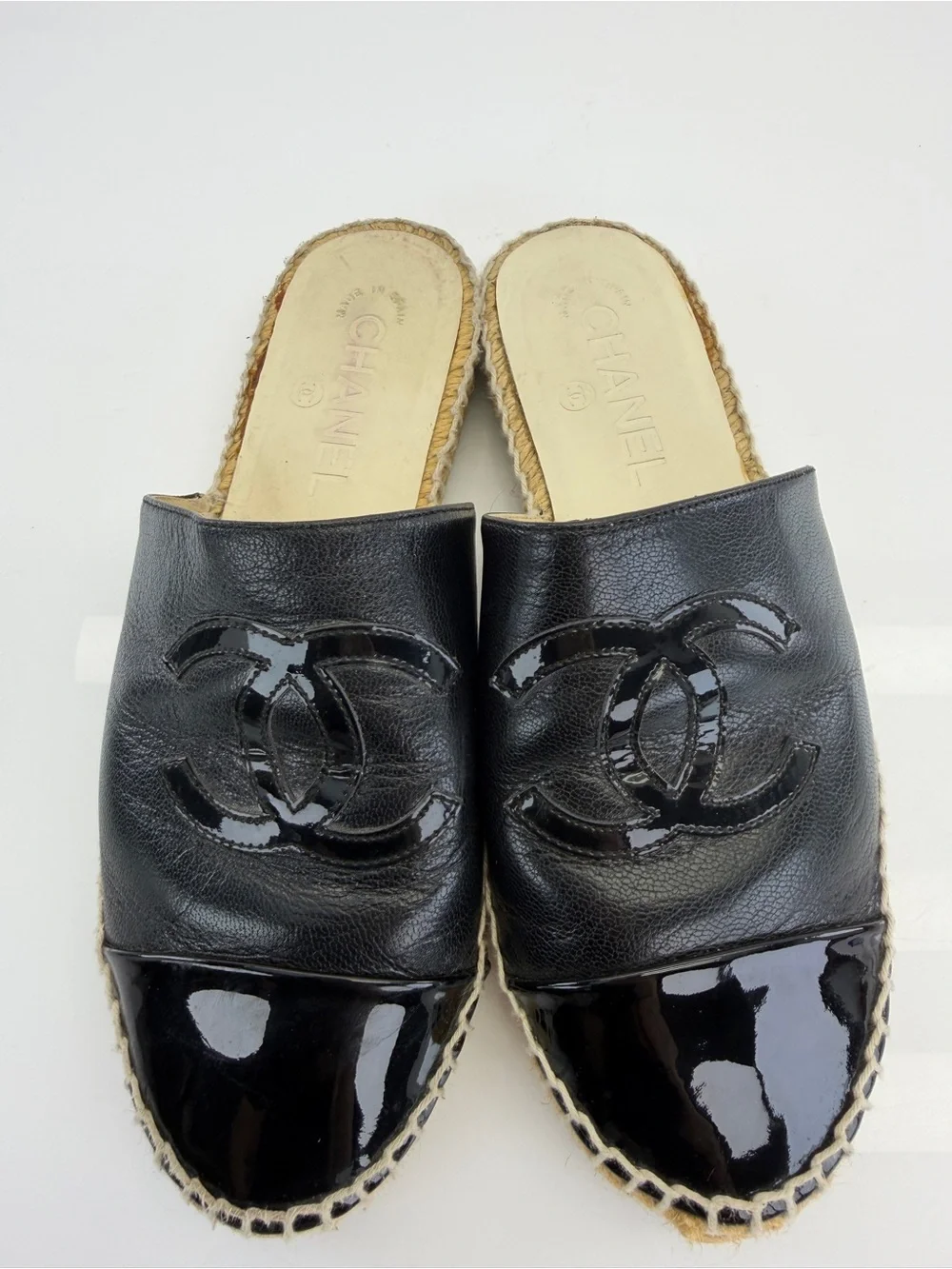 CHANEL authentic iridescent